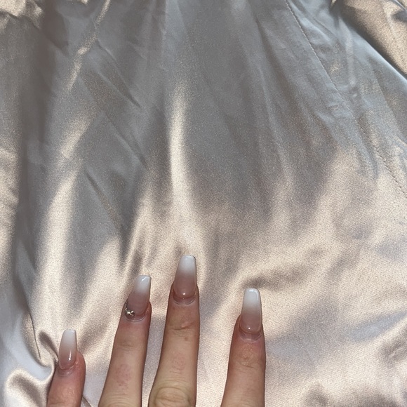 BabyBoo champagne pink silky strapless dress with slit - Picture 5 of 8